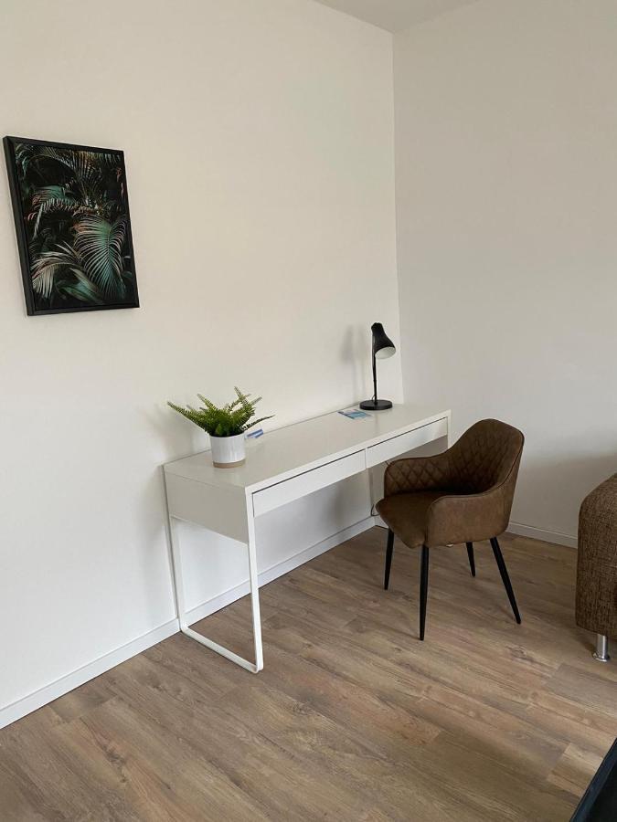 Feddersen Living: Modern Central Apartments with Netflix & Laundry Brunsbuttel Exterior photo